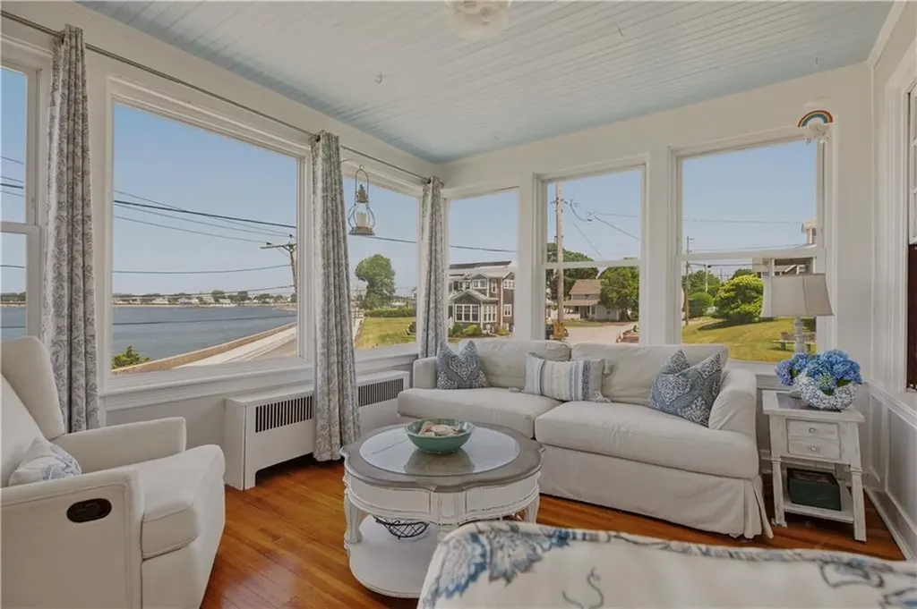 88 Hillside Avenue Tiverton RI 02878
