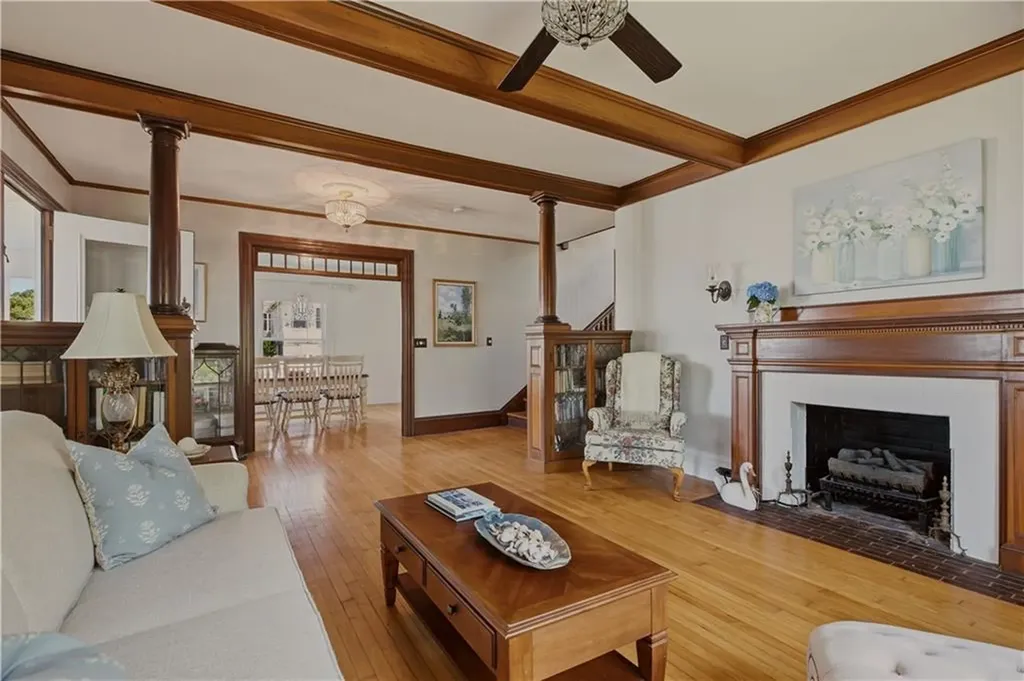 88 Hillside Avenue Tiverton RI 02878
