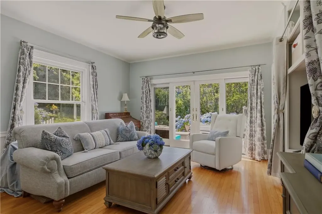88 Hillside Avenue Tiverton RI 02878