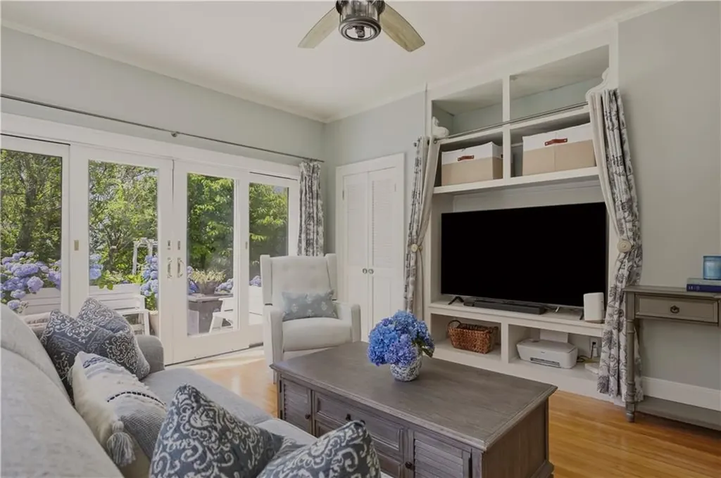 88 Hillside Avenue Tiverton RI 02878