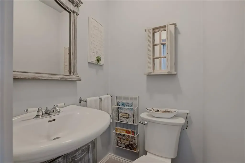 88 Hillside Avenue Tiverton RI 02878