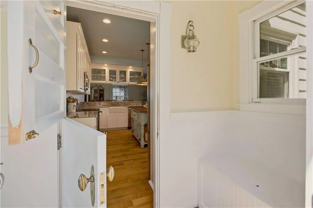 88 Hillside Avenue Tiverton RI 02878