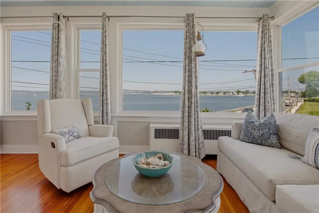 88 Hillside Avenue Tiverton RI 02878