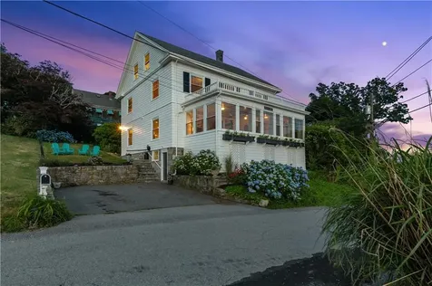 88 Hillside Avenue Tiverton RI 02878