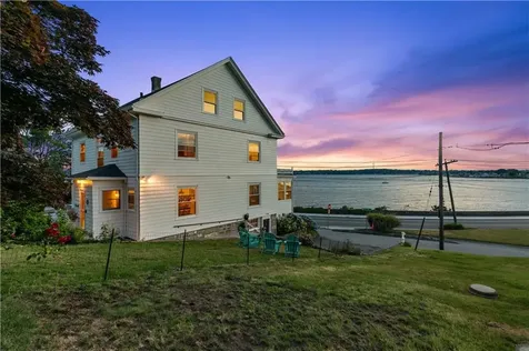 88 Hillside Avenue Tiverton RI 02878