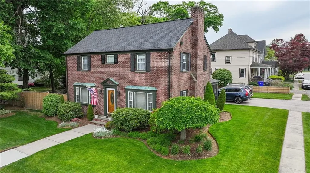 64 High Service Ave Avenue North Providence RI 02911