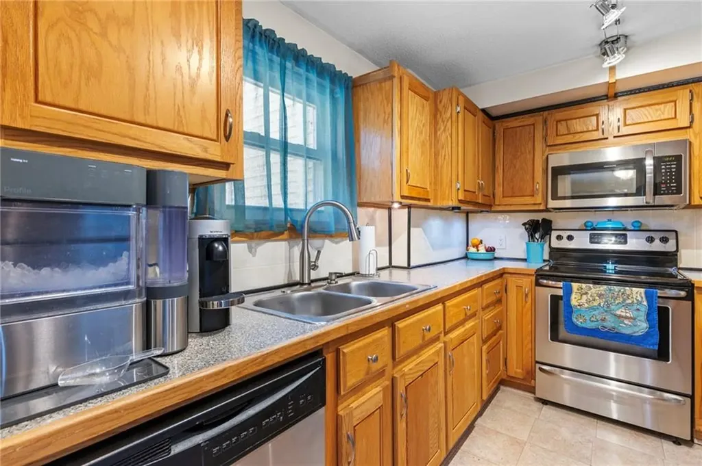 27 Kiley Street North Providence RI 02911