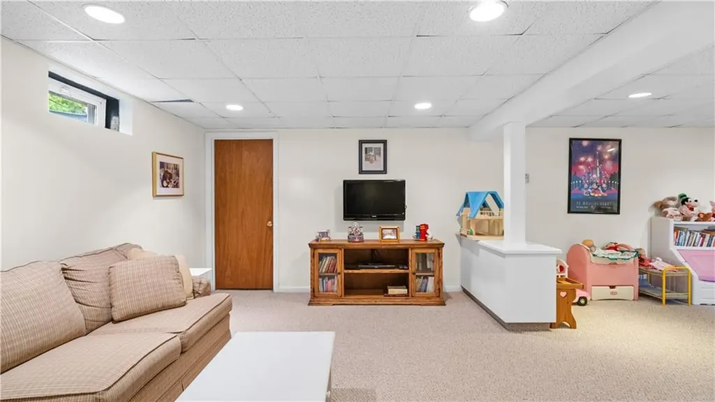 29 Carriage Way North Providence RI 02904