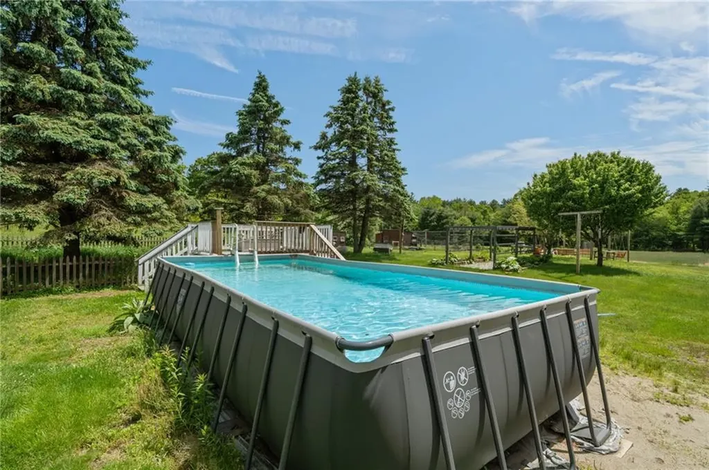 25 Cherry Lane Richmond RI 02832
