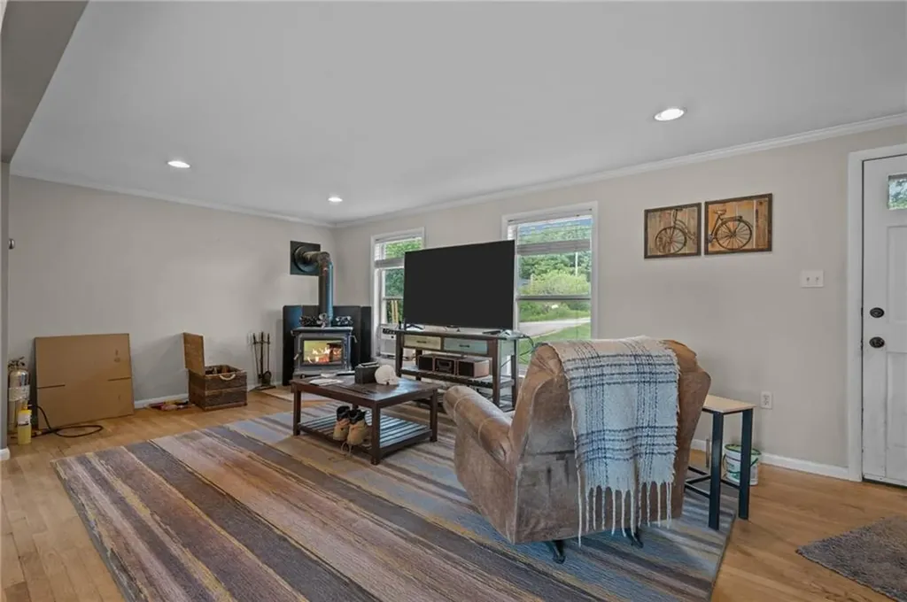 25 Cherry Lane Richmond RI 02832