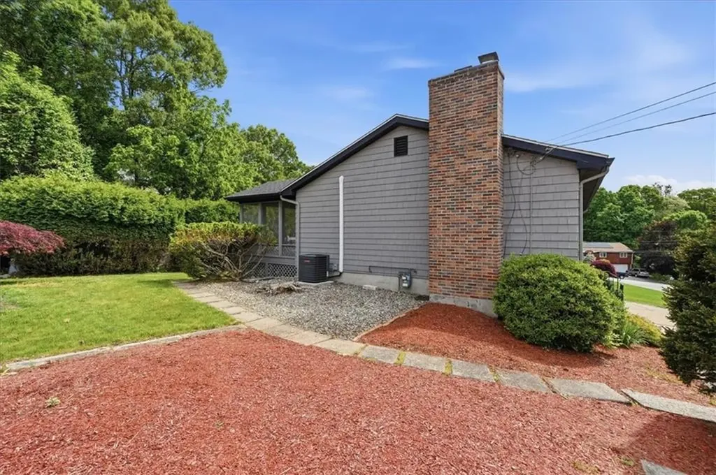 101 Manchester Farm Road North Providence RI 02904