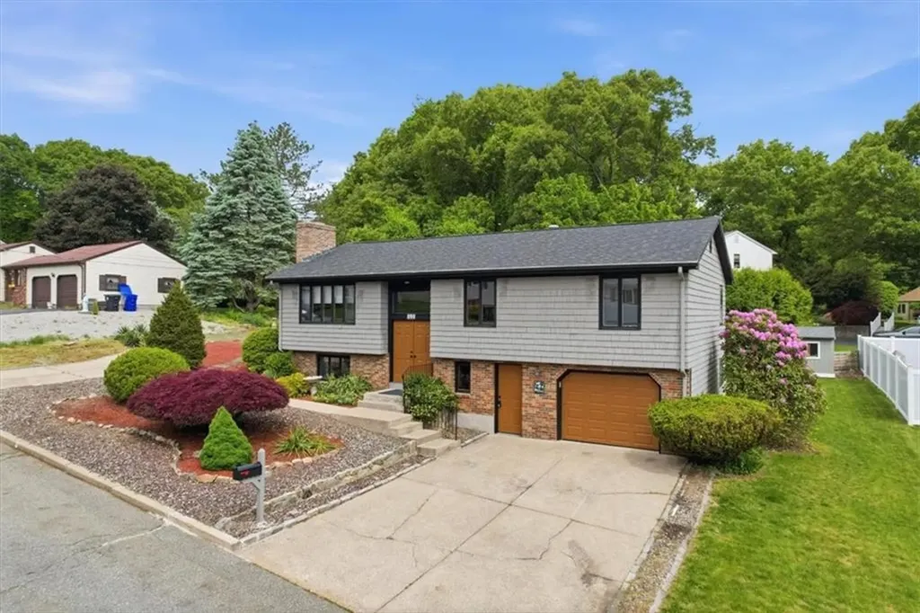 101 Manchester Farm Road North Providence RI 02904