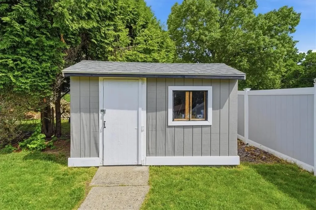 101 Manchester Farm Road North Providence RI 02904