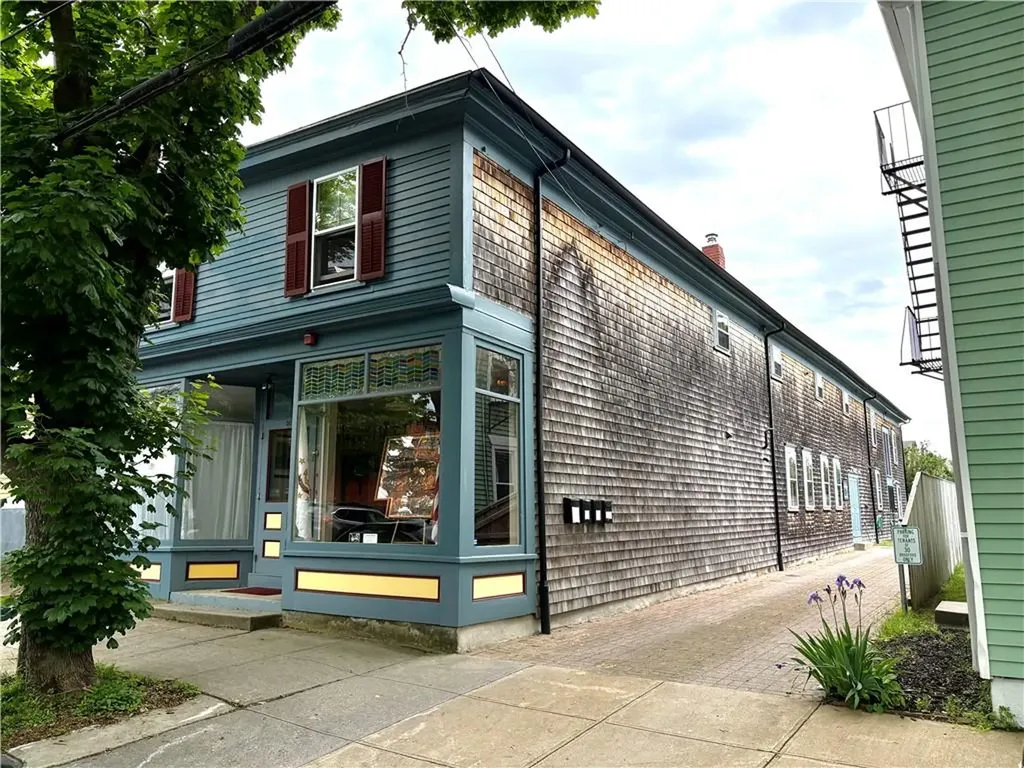 30 Bradford Street Bristol RI 02809