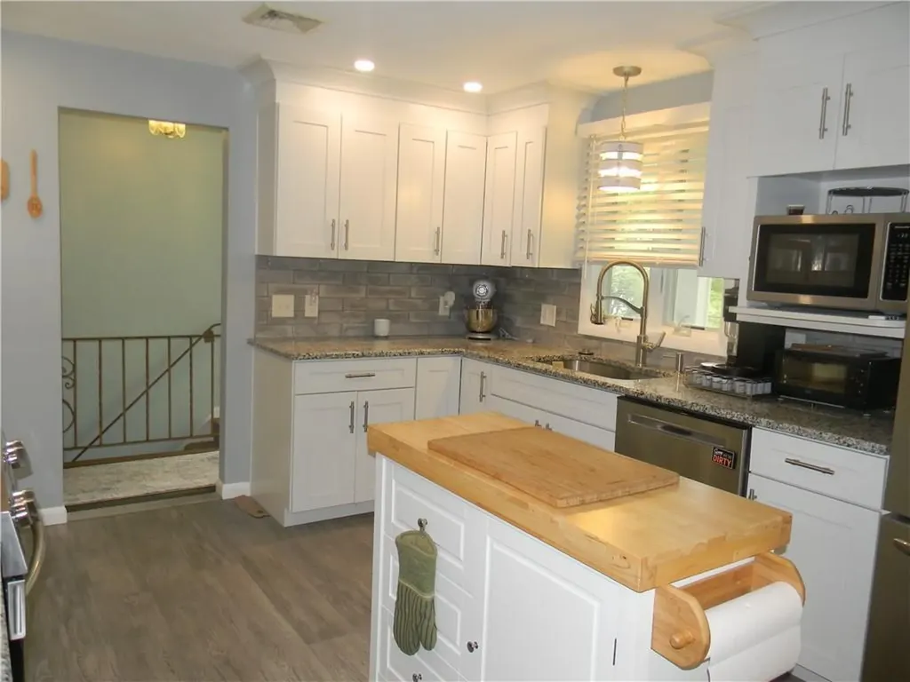 90 Quaker Drive West Warwick RI 02893