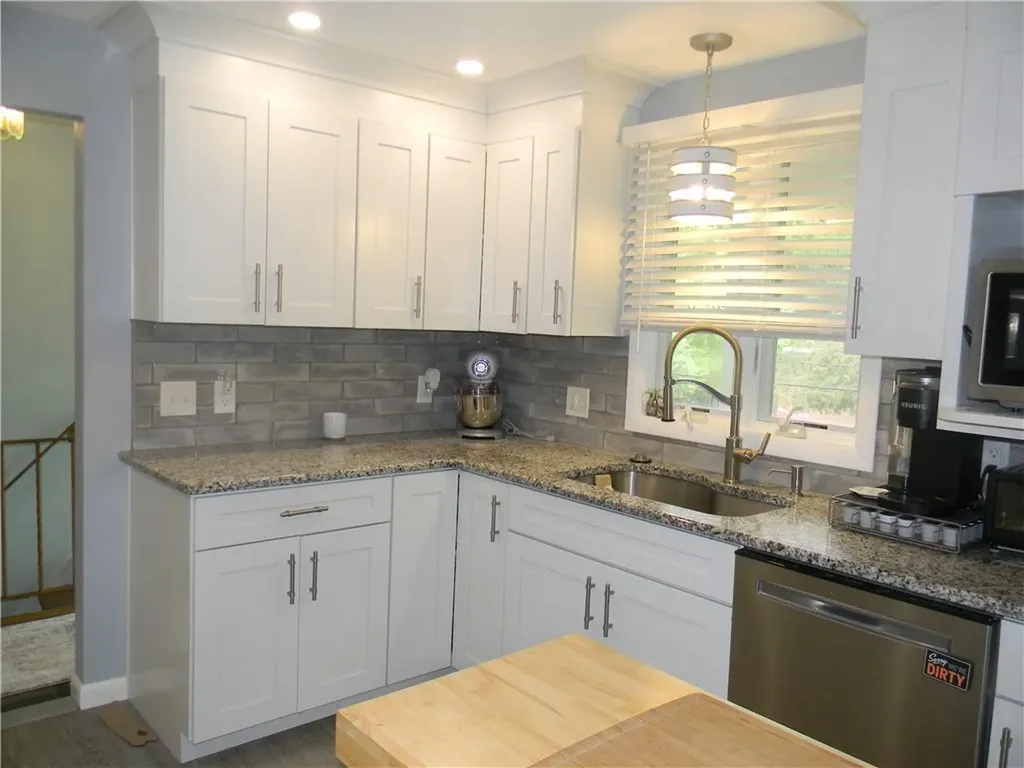 90 Quaker Drive West Warwick RI 02893
