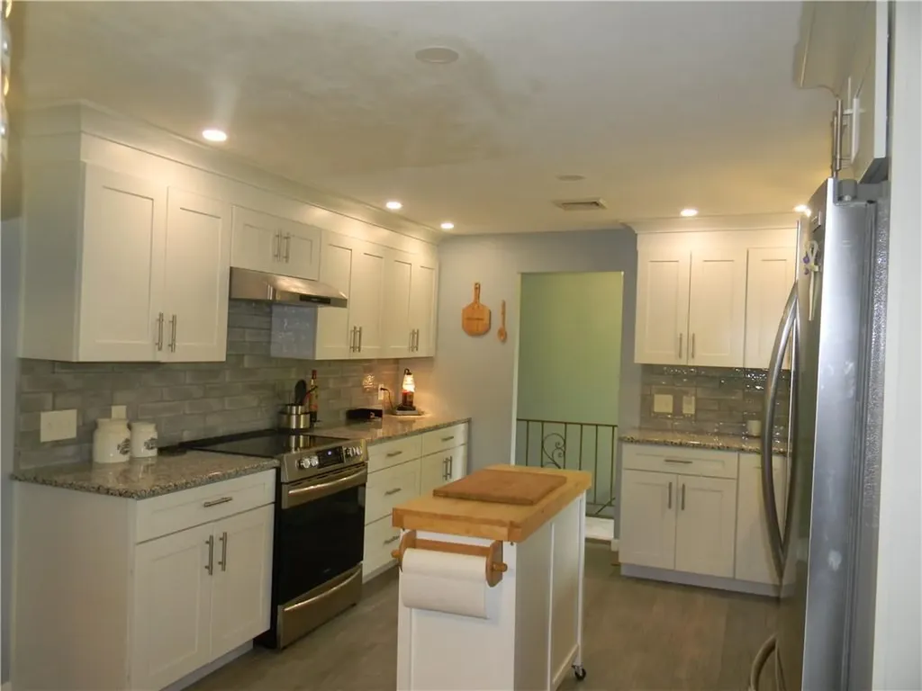 90 Quaker Drive West Warwick RI 02893