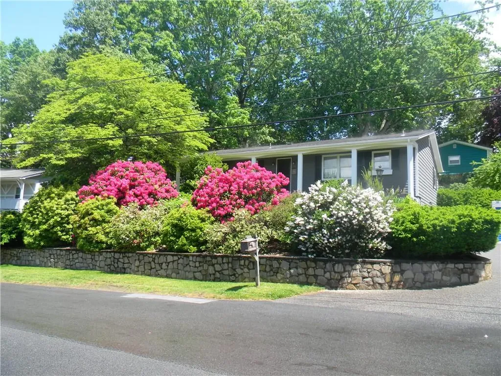 90 Quaker Drive West Warwick RI 02893