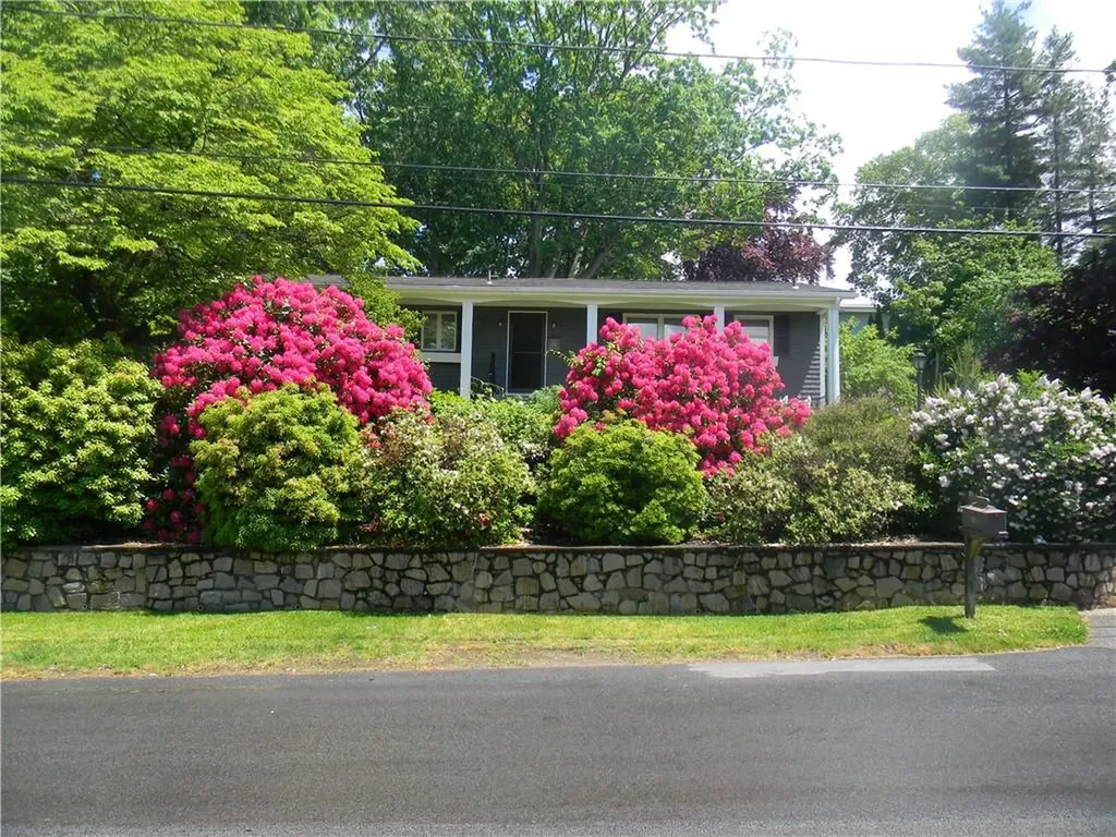 90 Quaker Drive West Warwick RI 02893