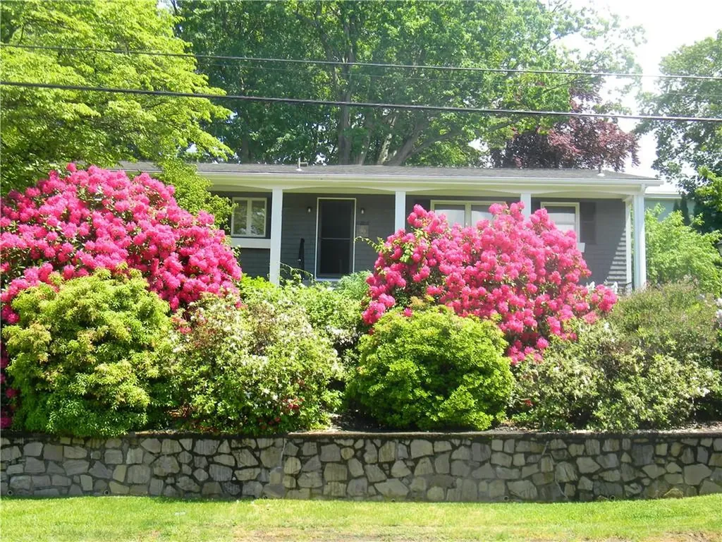 90 Quaker Drive West Warwick RI 02893
