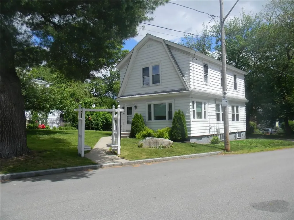 260 Pawtucket Avenue East Providence RI 02916
