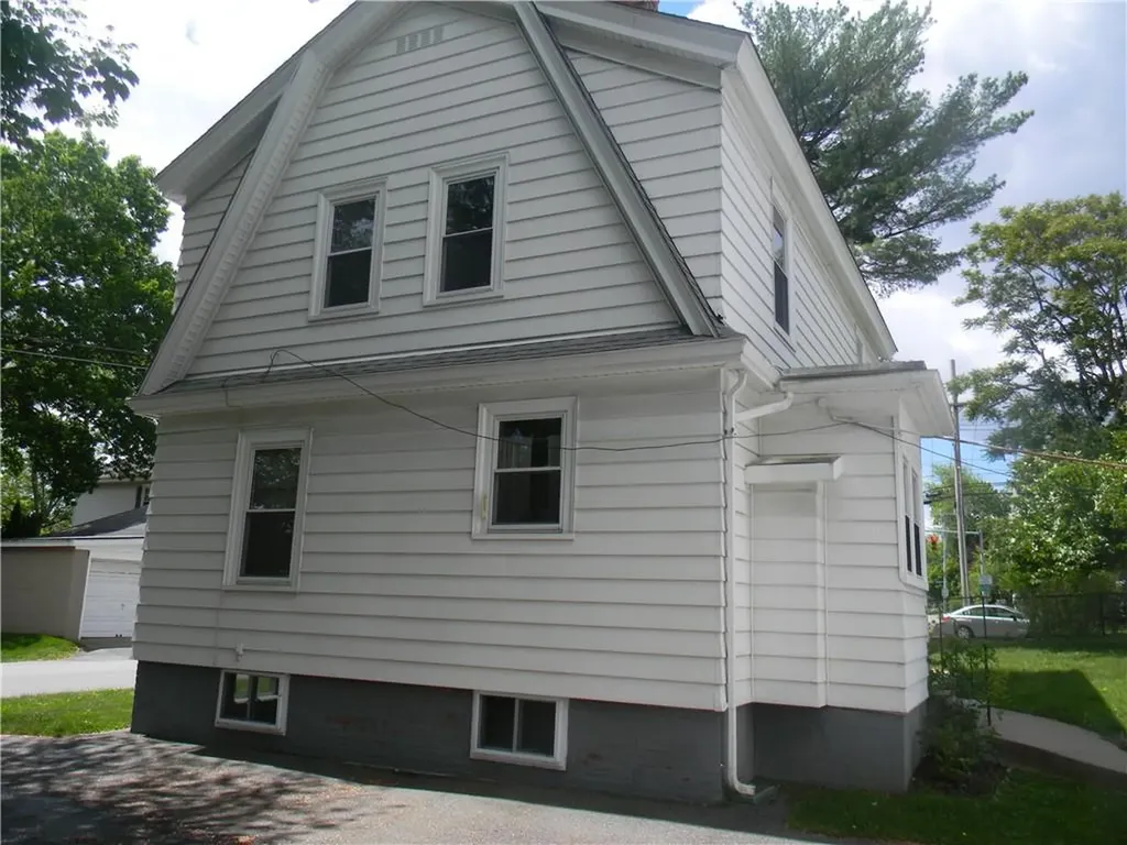 260 Pawtucket Avenue East Providence RI 02916