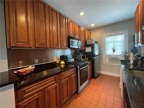 3 Bay View Avenue Bristol RI 02809