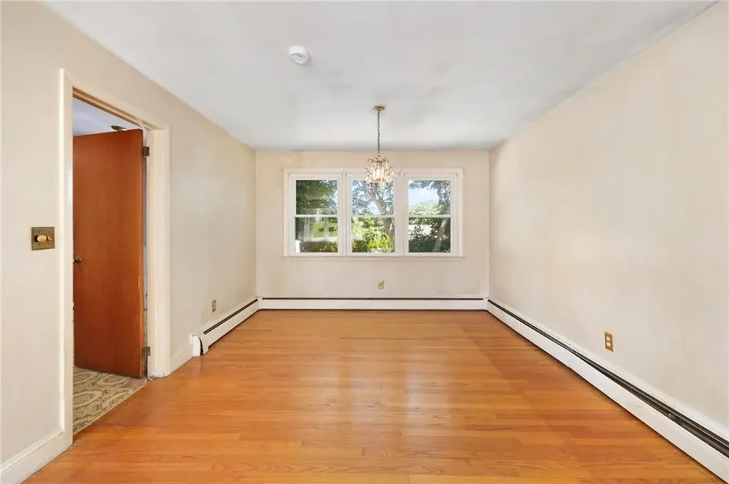 7 Westwood Drive Portsmouth RI 02871
