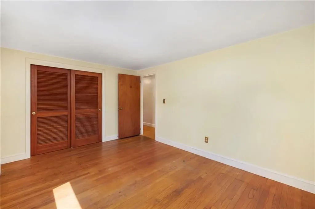 7 Westwood Drive Portsmouth RI 02871