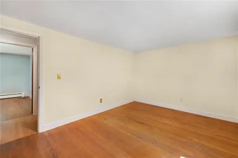 7 Westwood Drive Portsmouth RI 02871