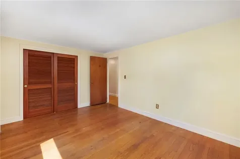 7 Westwood Drive Portsmouth RI 02871