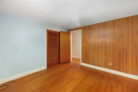 7 Westwood Drive Portsmouth RI 02871