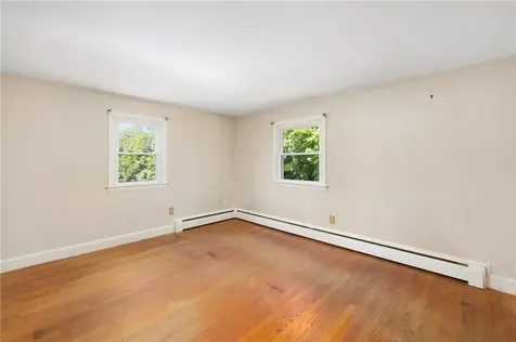 7 Westwood Drive Portsmouth RI 02871
