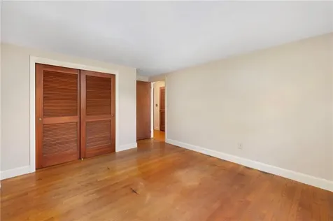7 Westwood Drive Portsmouth RI 02871
