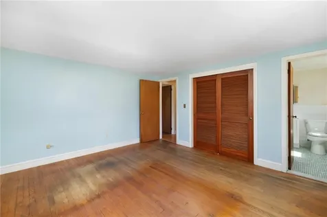 7 Westwood Drive Portsmouth RI 02871