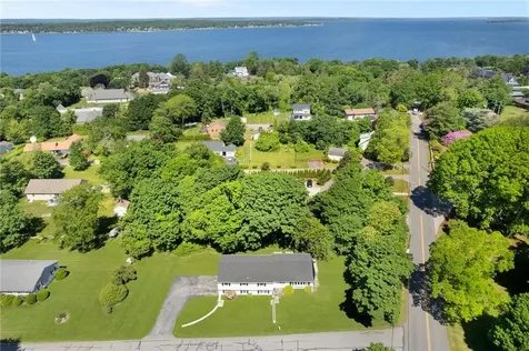 7 Westwood Drive Portsmouth RI 02871