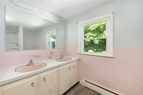 7 Westwood Drive Portsmouth RI 02871