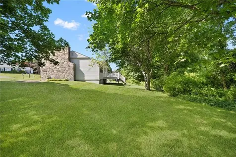 7 Westwood Drive Portsmouth RI 02871