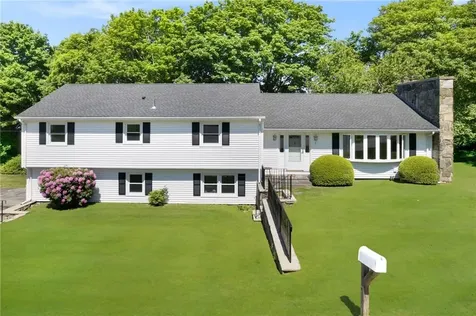7 Westwood Drive Portsmouth RI 02871
