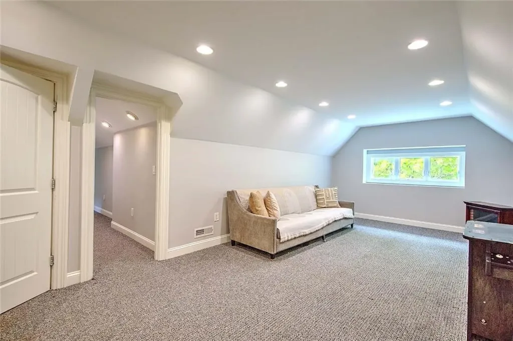 357 Congdon Drive South Kingstown RI 02879