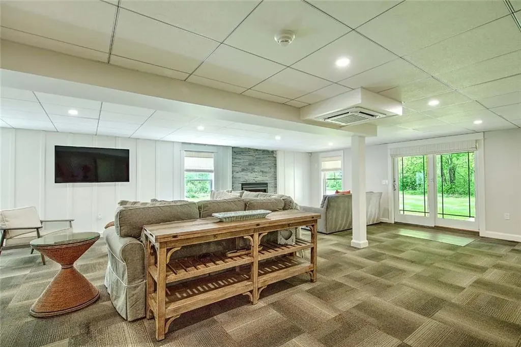 357 Congdon Drive South Kingstown RI 02879