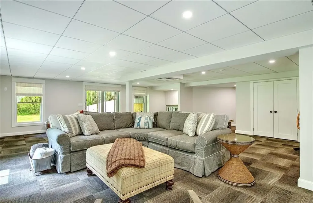 357 Congdon Drive South Kingstown RI 02879