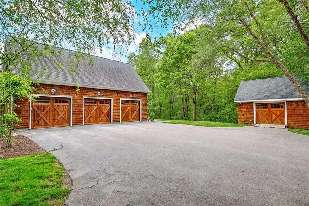 357 Congdon Drive South Kingstown RI 02879
