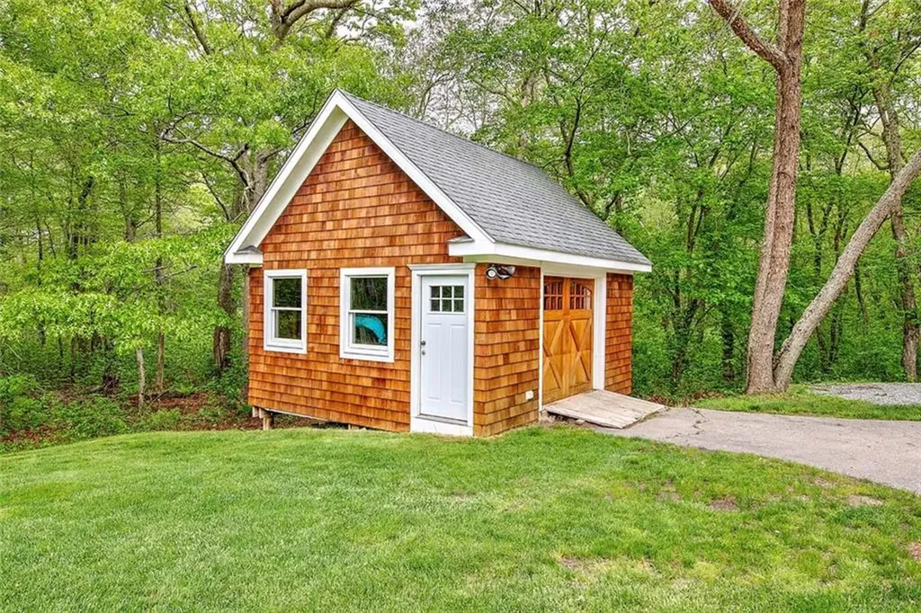 357 Congdon Drive South Kingstown RI 02879