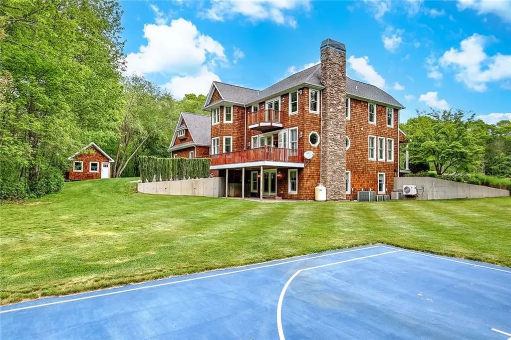 357 Congdon Drive South Kingstown RI 02879