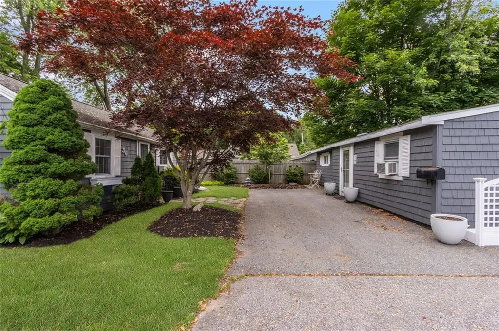 30 Wright Place Barrington RI 02806