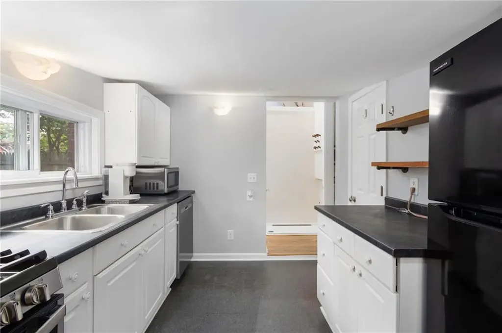 30 Wright Place Barrington RI 02806