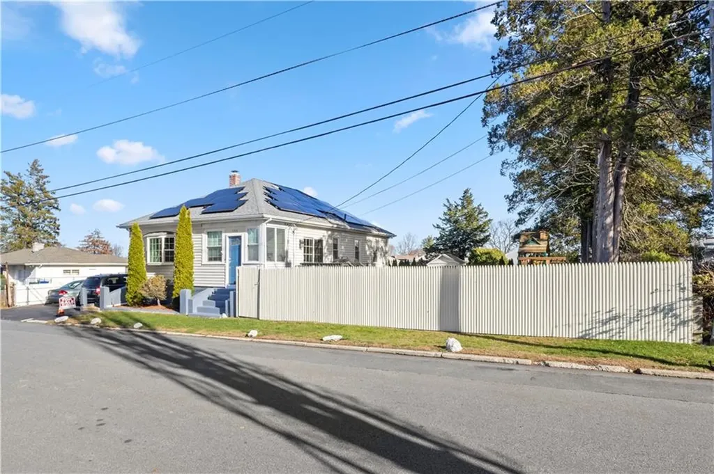 136 Windmill Street Pawtucket RI 02860