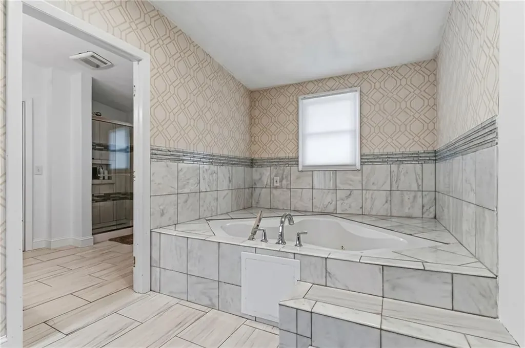 20 Stewart Street Warwick RI 02889