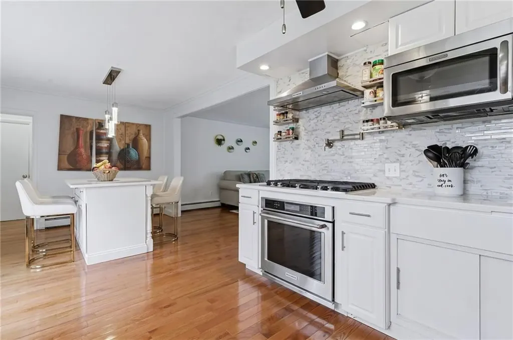 20 Stewart Street Warwick RI 02889